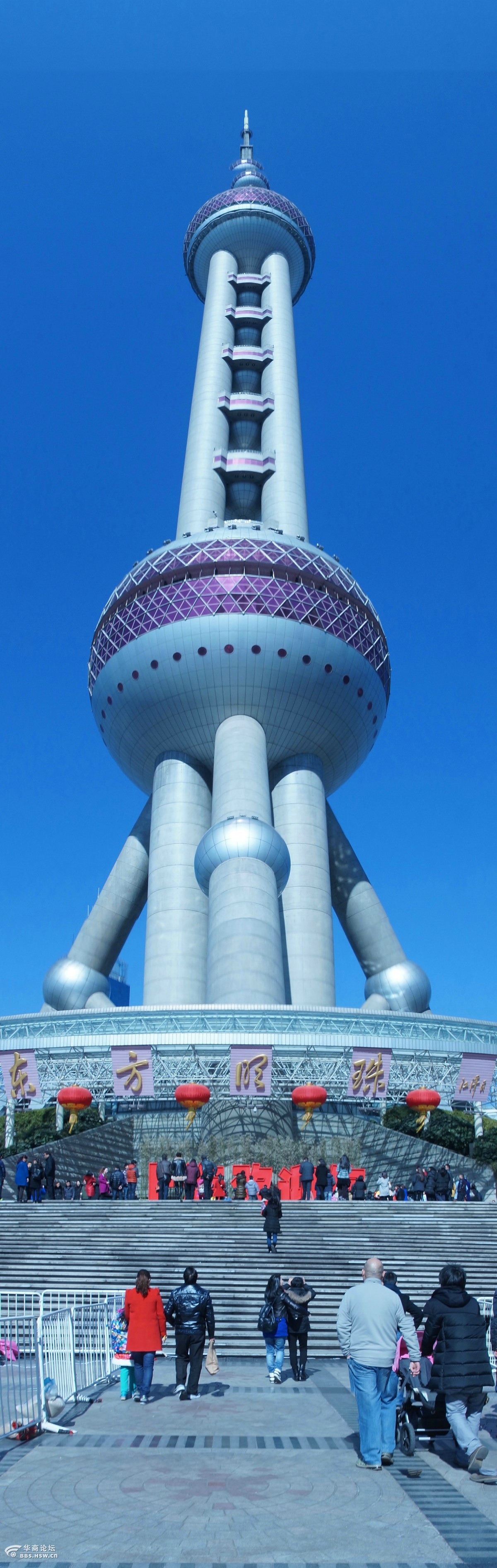 上海东方明珠电视塔由塔座,3根直径为9米的擎天大柱,下球体,中球体和